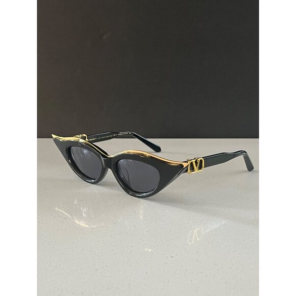 Valentino Garavani V Goldcut II VLS-114A- 49 Titanium Cat-Eye black Sunglasses main image 4